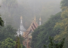 Tempel in Mae Hong Son im Nebel